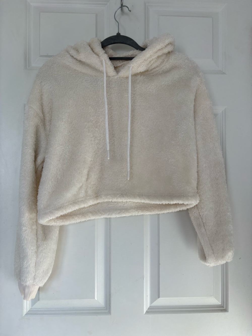 MUST GO! Forever21 Fuzzy Cropped Drawstring Hoodie